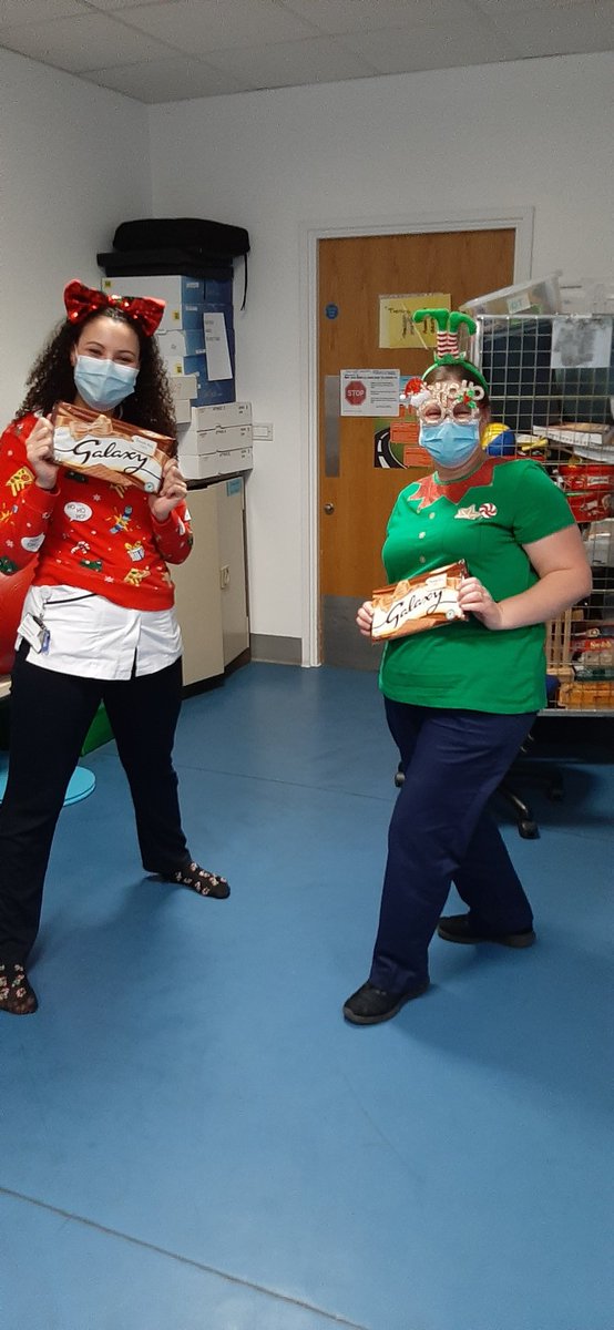 bhr_neurotherap's tweet photo. Not our usual celebrations for xmas but a few prizes given out - Fern &amp; Lisa for the most christmassy outfits, Kate &amp; @renae_chick winners of the team quiz &amp; Ellen @ebcday for winning the bake off.@BHR_AHPs @BHRUT_SLT @BHRUT_Therapies 🎄🎄🎄 https://t.co/AxmVggpRj1
