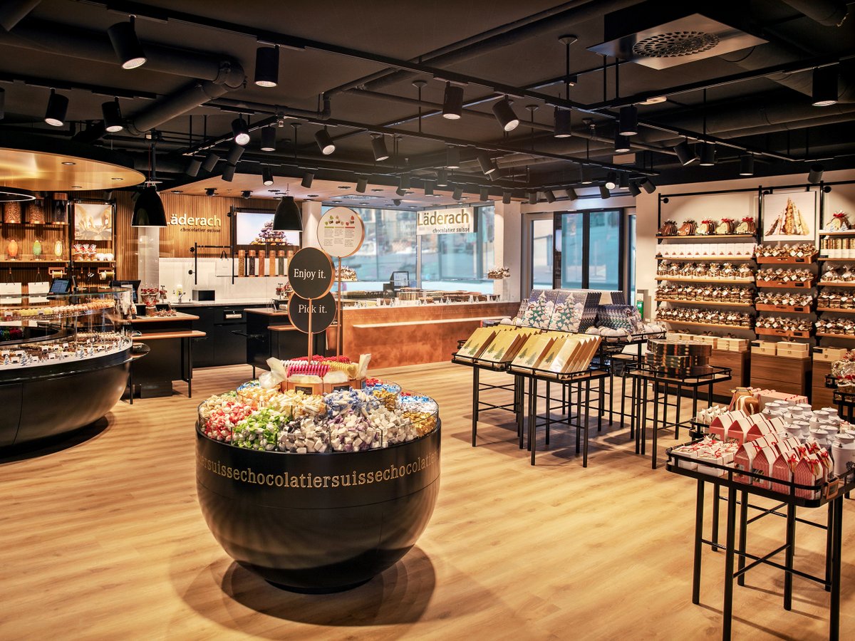 zrh_airport's tweet photo. New at the Circle for all chocolate lovers: delicious Swiss chocolate and the finest pralines and truffles from @Laderach_Swiss. Enjoy a piece of your favourite fresh chocolate slab. Simply delicious!
#circleopening #circleflughafenzürich #circlezurichairport #circlenowopen https://t.co/NsJpksJ955