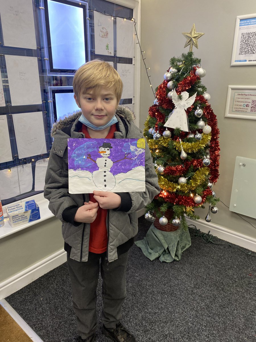 We ended up with 5 prizes after all!! 

Here is Two of our lucky winners from @YsgolDewiSant winning £50 and a craft set donated from @WojtekLondon 👏🏻👏🏻👏🏻👏🏻