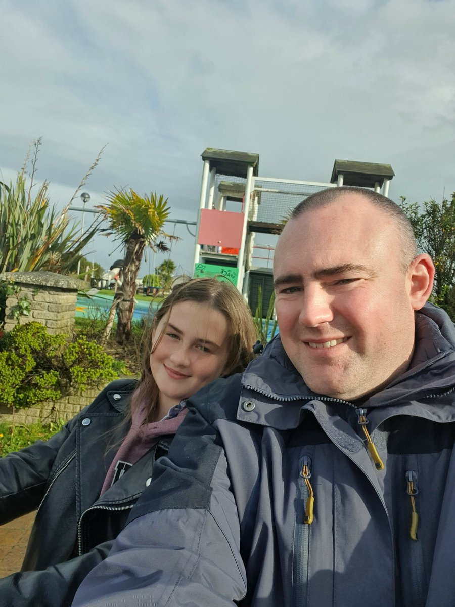 andypocock's tweet image. Absolutely Amazing. Me and my daughter are keeping our fingers firmly crossed 😀🤞#PS5    #FreeDiscPS5