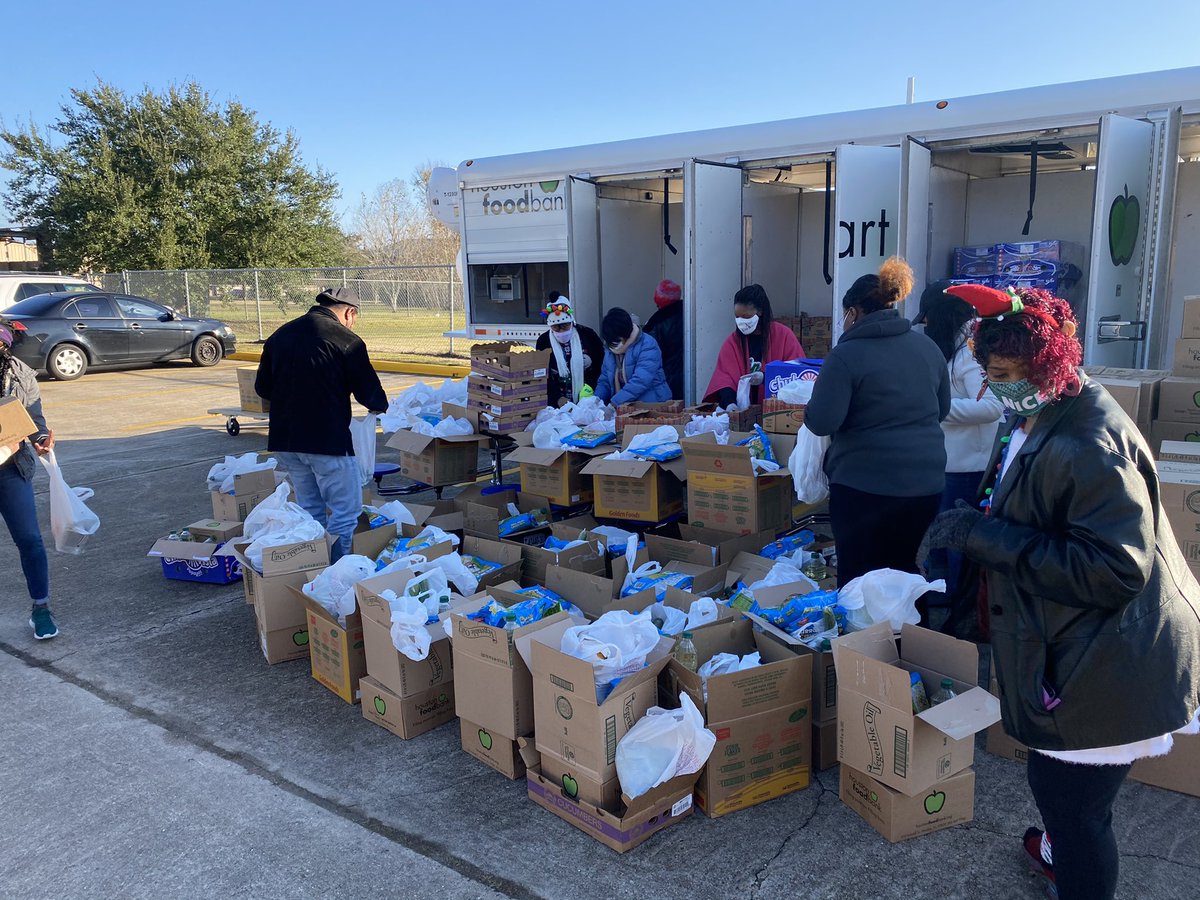 BGE_Jaguars's tweet photo. BGE Free Drive Thru  Food Pantry with the Houston Food Bank @HoustonFoodBank https://t.co/2gwwWNOWDO