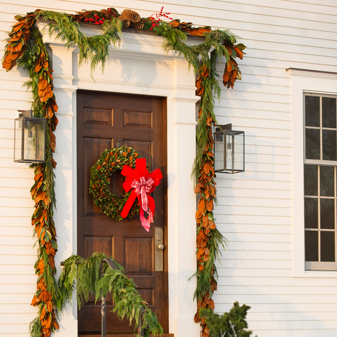 LaurelRock's tweet photo. We've been featured on @houzz in one of their latest articles – Show Us Your Outdoor Holiday Decorations! https://t.co/7mu1T2vEIL

Tell us how you dressed up your front door this season? 

#LaurelRock #Holiday2020 #HolidayDecorations #HolidayDecor https://t.co/F8u4eXinoV