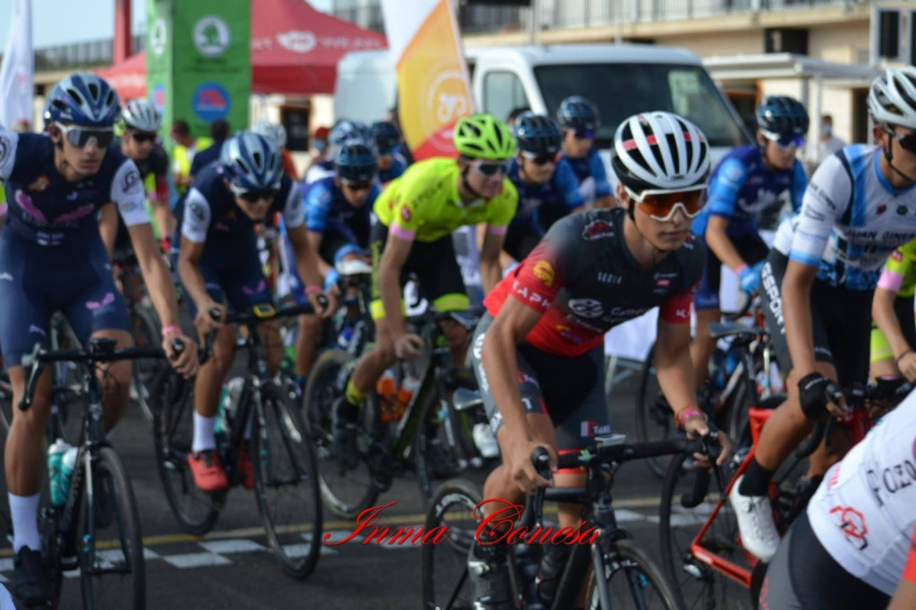 PalomarJulian's tweet photo. ENTREVISTA. Adán Bortolazzi. Corredor del Giménez Ganga Gio Primoti: “Mi ídolo es @alafpolak1". @GimenezTeam #ccSax @fciclismocv @RFECiclismo

https://t.co/1aHbIMRxlV https://t.co/v5wH5oxGR2