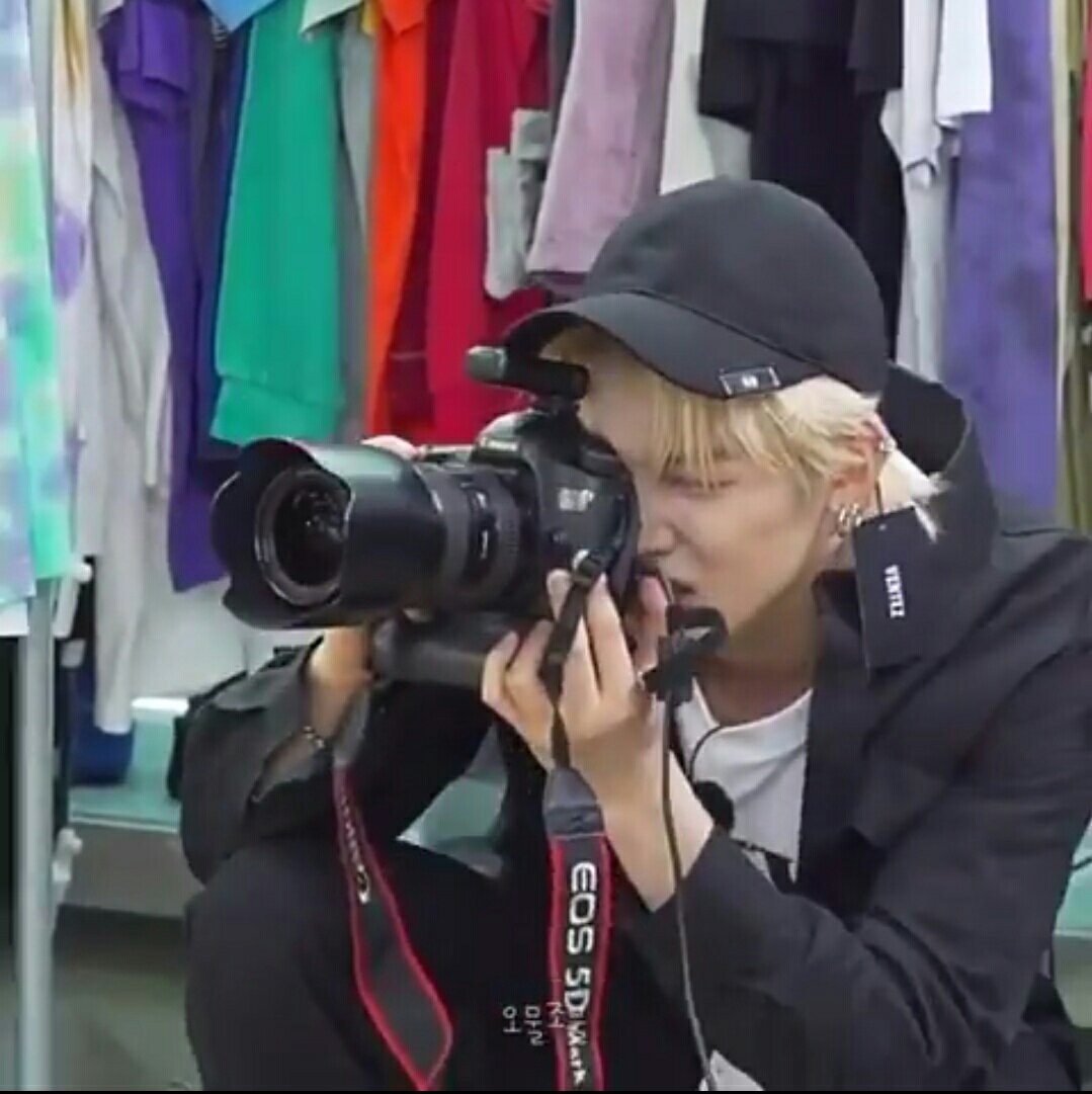 lqbeomjun's tweet photo. photographer yeonjun and his model beomgyu https://t.co/HhfqnrH87a