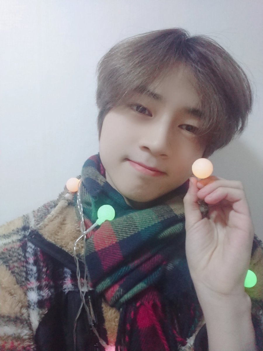 black6ix_twt's tweet photo. [YeY]

블랙펄과 함께하는 크리스마스 파티! 어떤 옷을 입어야 할까아앙? 😏 기대됩니다 😘

#예이 #YEY 
#BLACK6IX #블랙식스 #BLACKPEARL #블랙펄 
#YEJUNPARKER #superpower #real #spiderman https://t.co/A2nJM6tnSo