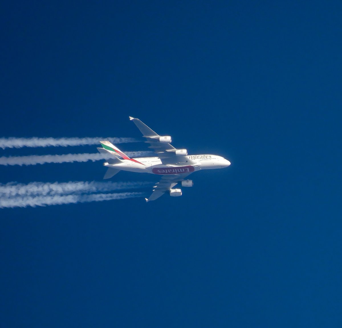 EHEH_Spotter's tweet photo. 🇦🇪Dubai Air Wing Boeing 747 412F (A6-GGP, #896272) as flight #DUB8 FL390
Emirates Airbus A380-842 (A6-EVG ) as flight #UAE8 London (LHR) ---> Dubai (DXB) FL370 @ EHEH
#potn #avgeek https://t.co/Z70qWhWVOD