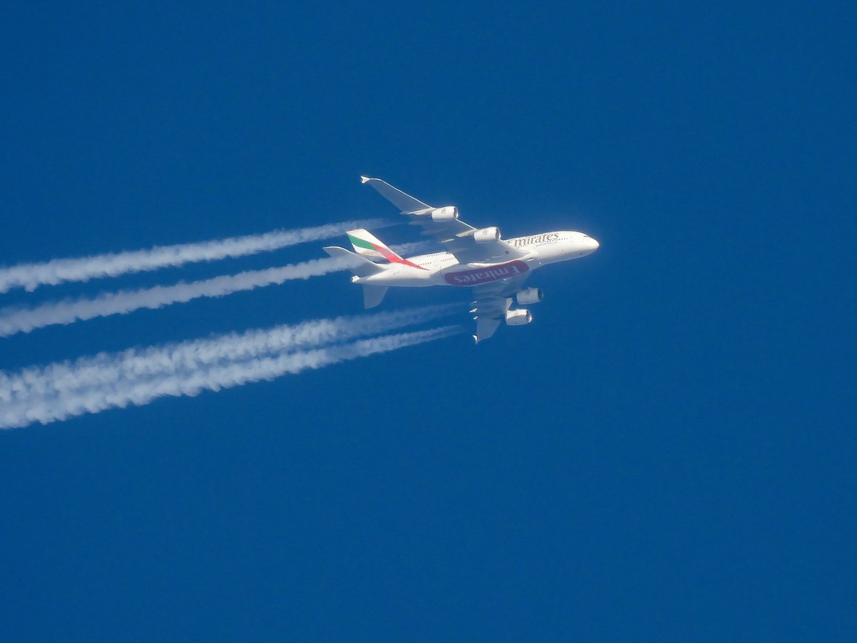 EHEH_Spotter's tweet photo. 🇦🇪Dubai Air Wing Boeing 747 412F (A6-GGP, #896272) as flight #DUB8 FL390
Emirates Airbus A380-842 (A6-EVG ) as flight #UAE8 London (LHR) ---> Dubai (DXB) FL370 @ EHEH
#potn #avgeek https://t.co/Z70qWhWVOD