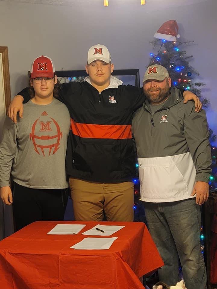 kolby_borders's tweet photo. Best day of the year‼️ #NationalSigningDay @MiamiOHFootball @McCMavsFootball https://t.co/gX1CVQklfd