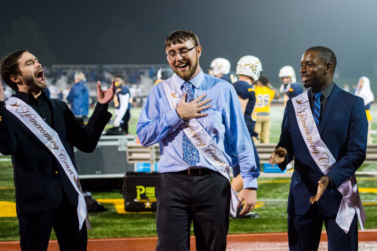 sienaheights's tweet photo. Siena lost our first and greatest King this morning. Love you and miss you brother 💛 https://t.co/HLBukidqVI