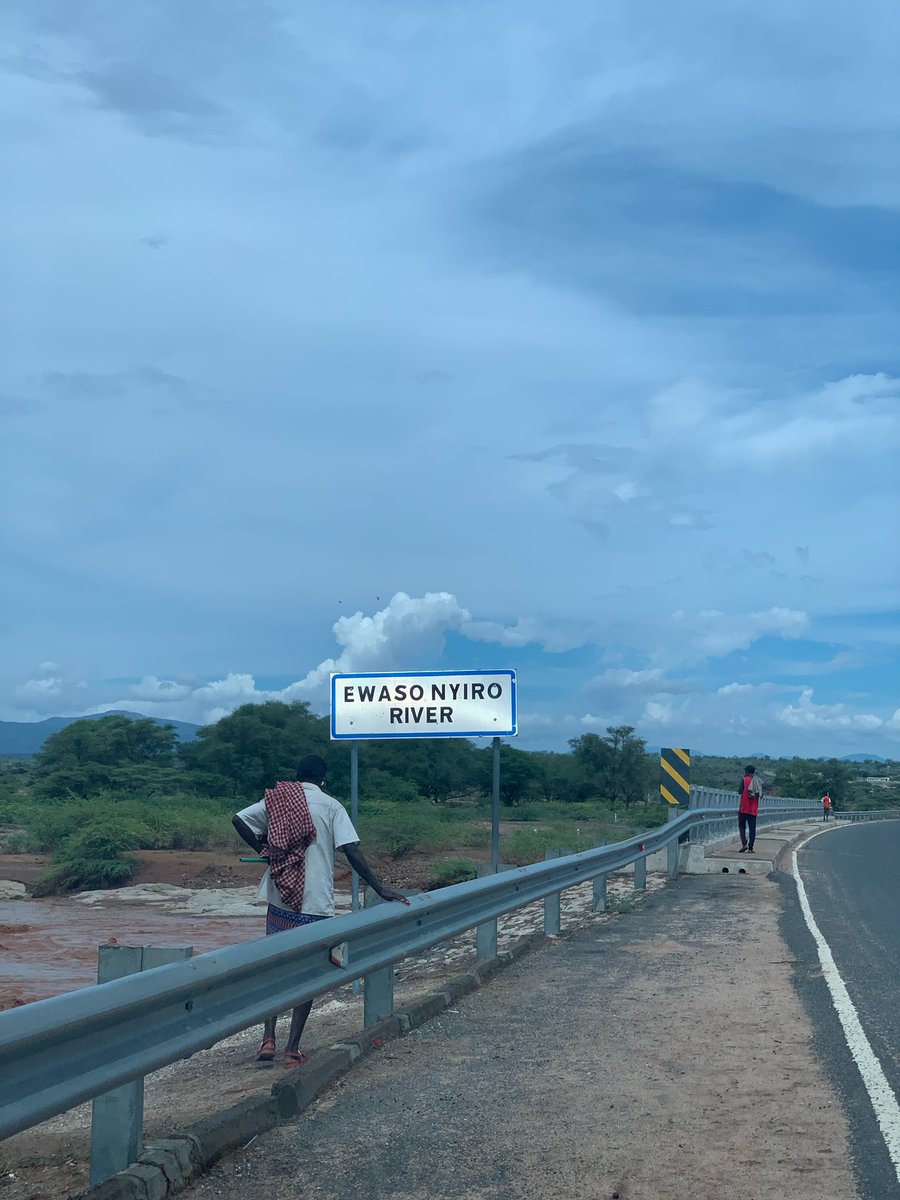 Ewasi Nyiro crosses across Kalama Community conservancy.We can say it’s between Isiolo & Saburu Counties. &ndash; bei  Samburu National Reserve