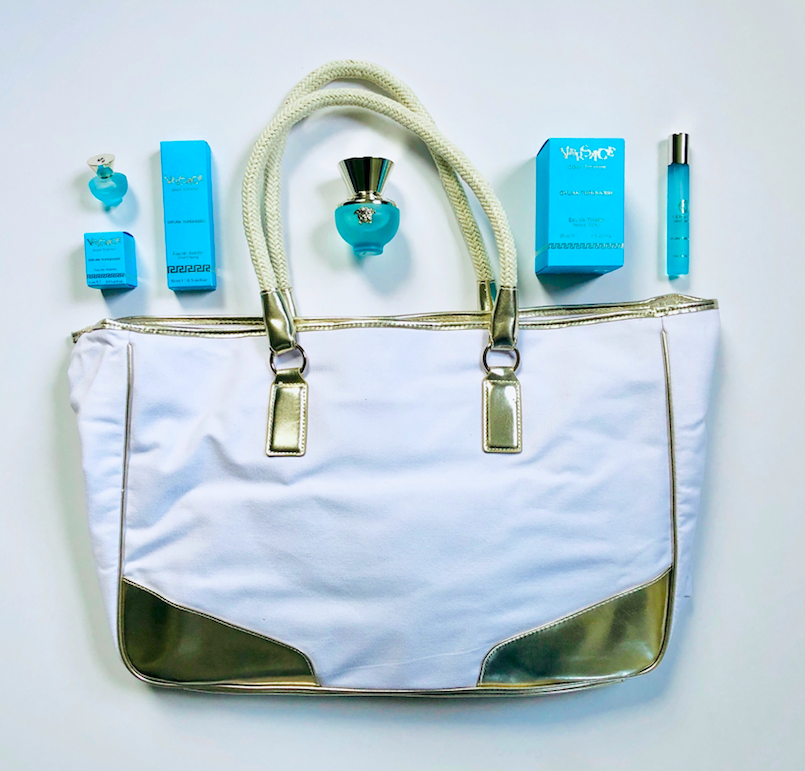 davelackie's tweet photo. I'm celebrating the launch of Versace Dylan Turquoise with this blockbuster blog giveaway. Enter on https://t.co/QFBisEL9Gp for your chance to win this fresh floral-woody-musk fragrance for her (at Hudson's Bay) (ends 15/01) #win https://t.co/xKuATso621
