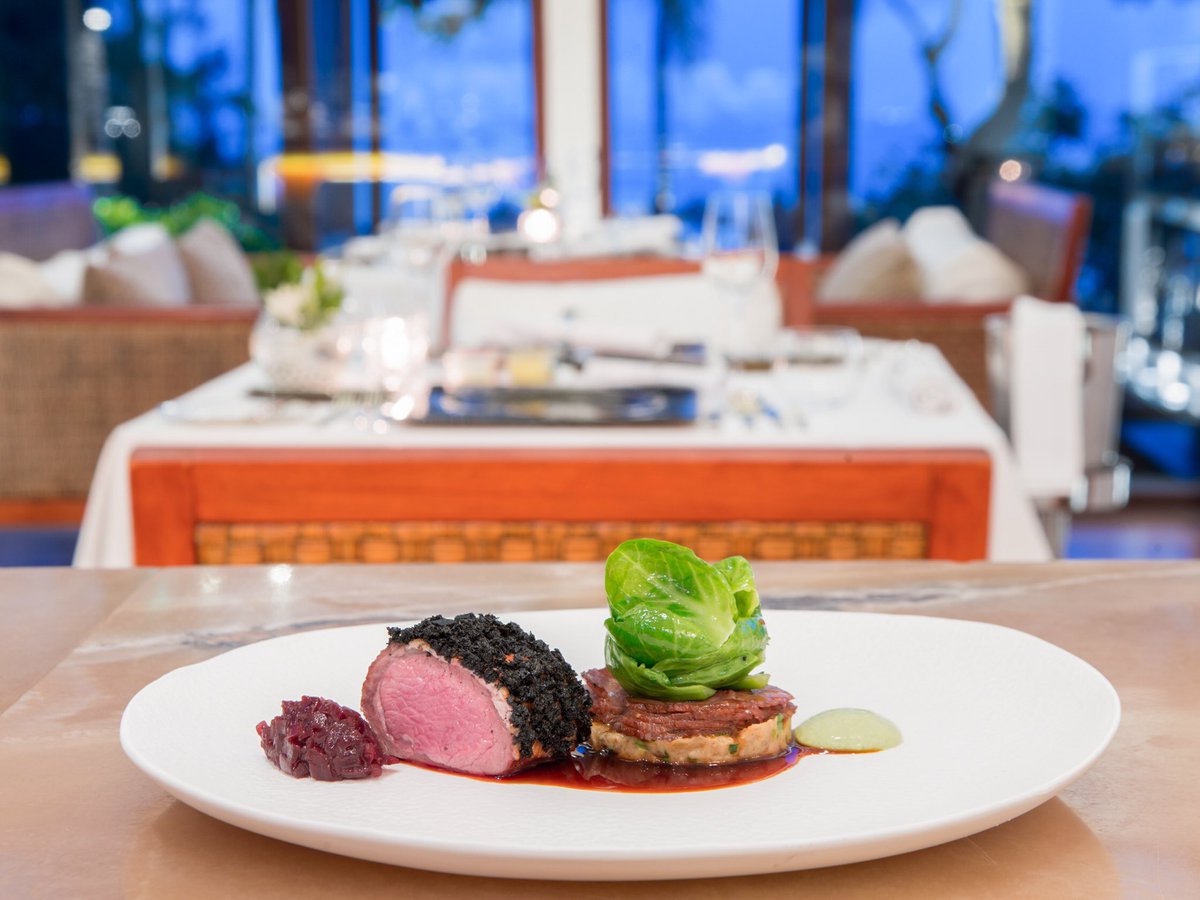 stregisbali's tweet photo. Indulge in a premier selection of Asian-inspired flavors, showcased in a six-course Christmas Degustation Dinner on 24 &amp; 25 December 2020, from 6:30 PM until 11 PM.
——
Reserve your seat now by WhatsApp +62 811 399 4915.
#StRegisBali #LiveExquisite #StRegis #Festive #Christmas https://t.co/tQRNFeCQHL