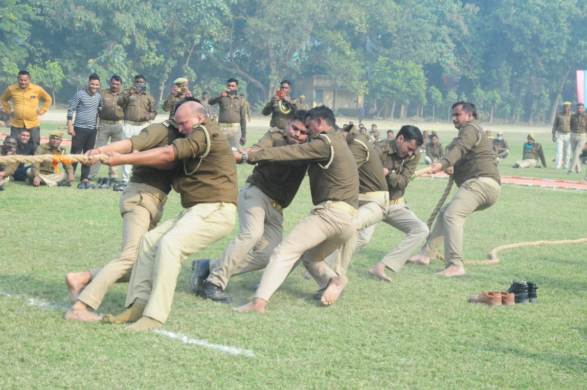 dgprdup's tweet photo. दिनांक 10 दिसम्बर, 2020 को पी.आर.डी. स्थापना दिवस समारोह के दौरान आयोजित रस्सा-कशी प्रतियोगिता में बरेली ज़ोन द्वारा प्रथम, लखनऊ ज़ोन द्वारा द्वितीय स्थान प्राप्त किया गया।
#prdup #yuvakalyan #sthapnadiwas #prdhq #upkishaanprd @CMOfficeUP @UPGovt @ChiefSecyUP @upendratiwari_ https://t.co/RMVTB2ixqi