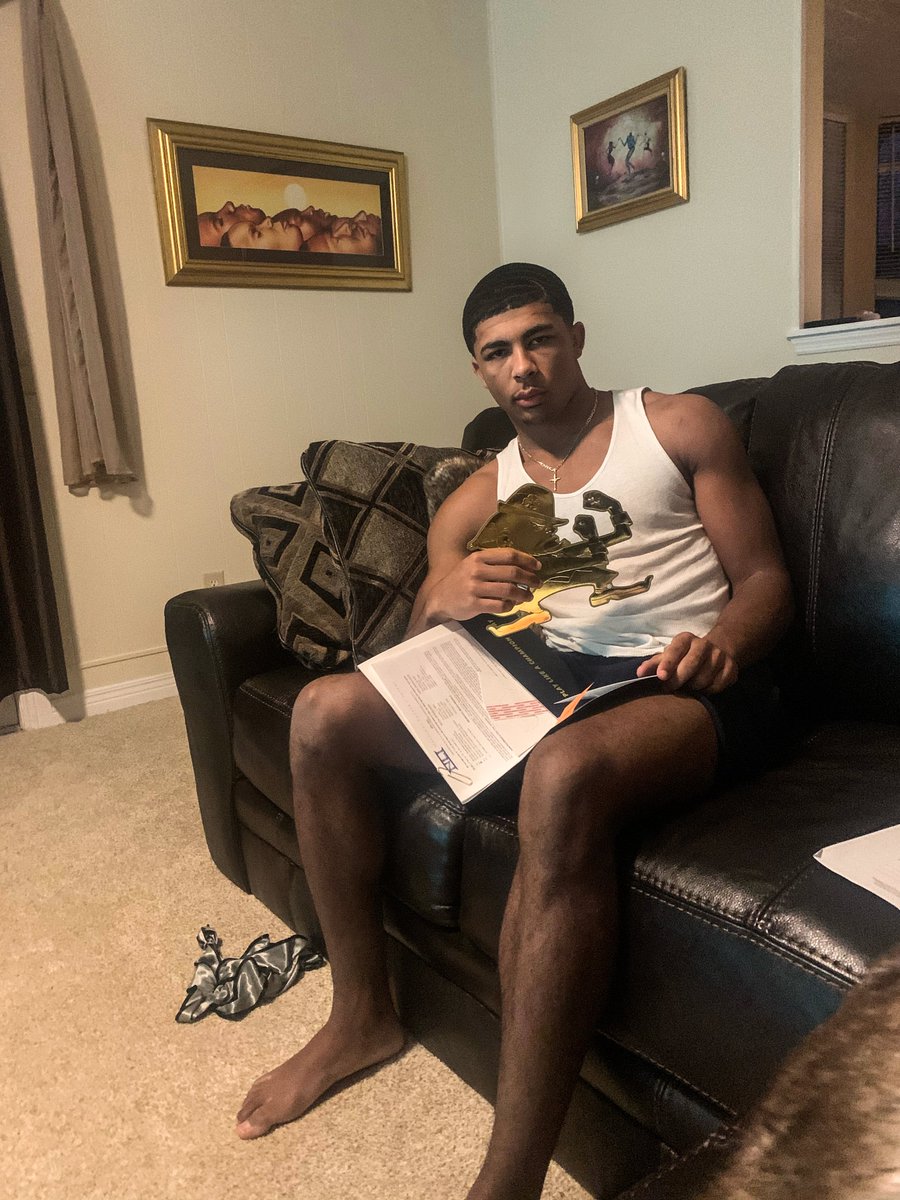 mattfreeman05_'s tweet photo. Notre Dame has signed one of the most explosive players in the country in Pickerington Central (Ohio) ATH @LorenzoStyles3. https://t.co/L22pU4tBdB