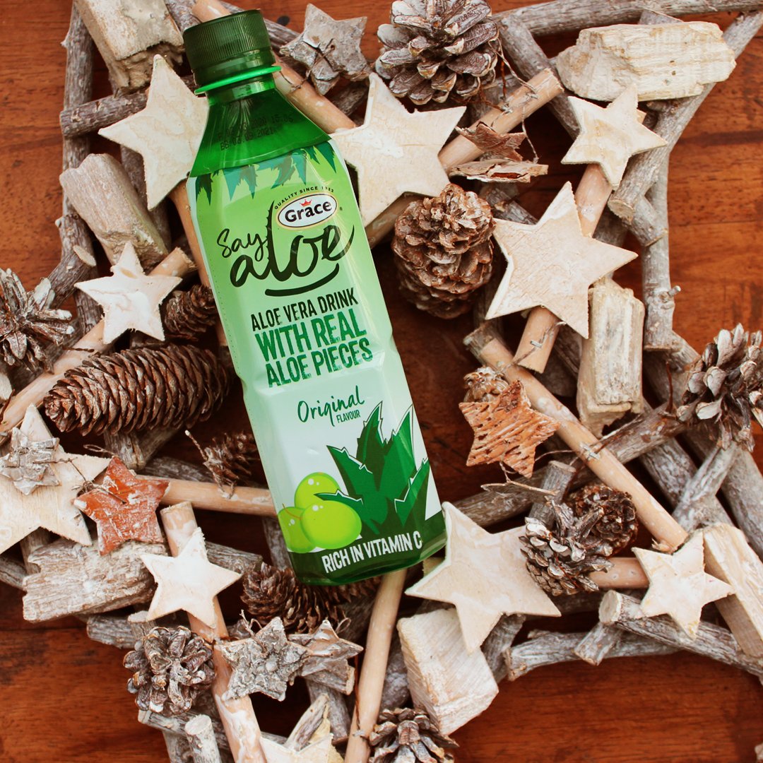 GraceSayAloe's tweet photo. Keeping hydrated is important! *Whispers* Even if it is christmas 🌿🤫
#SayAloe #HydratingTheNation #RefreshinglyDifferent https://t.co/XueKGsYAx7