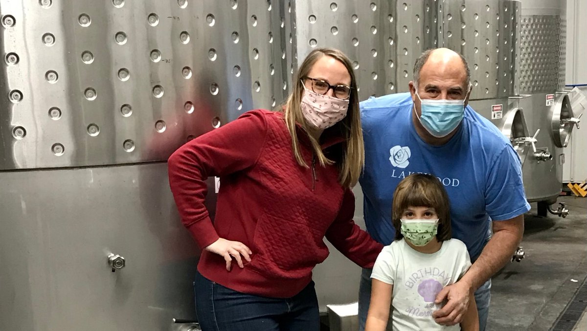 TheARTS's tweet photo. Why do you mask up? ARTS Council Board Vice President, Erin McMurrough, says, "We mask up for our family and our community."

Photo taken @LakewoodWines 
__
#MaskUpFLX #myflx #masklife #communitysupport #covidkindness #covid19pandemic #localbusiness https://t.co/McY3JsTI2X