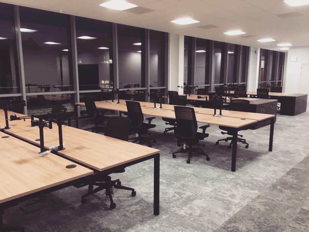x4 Office tweet media