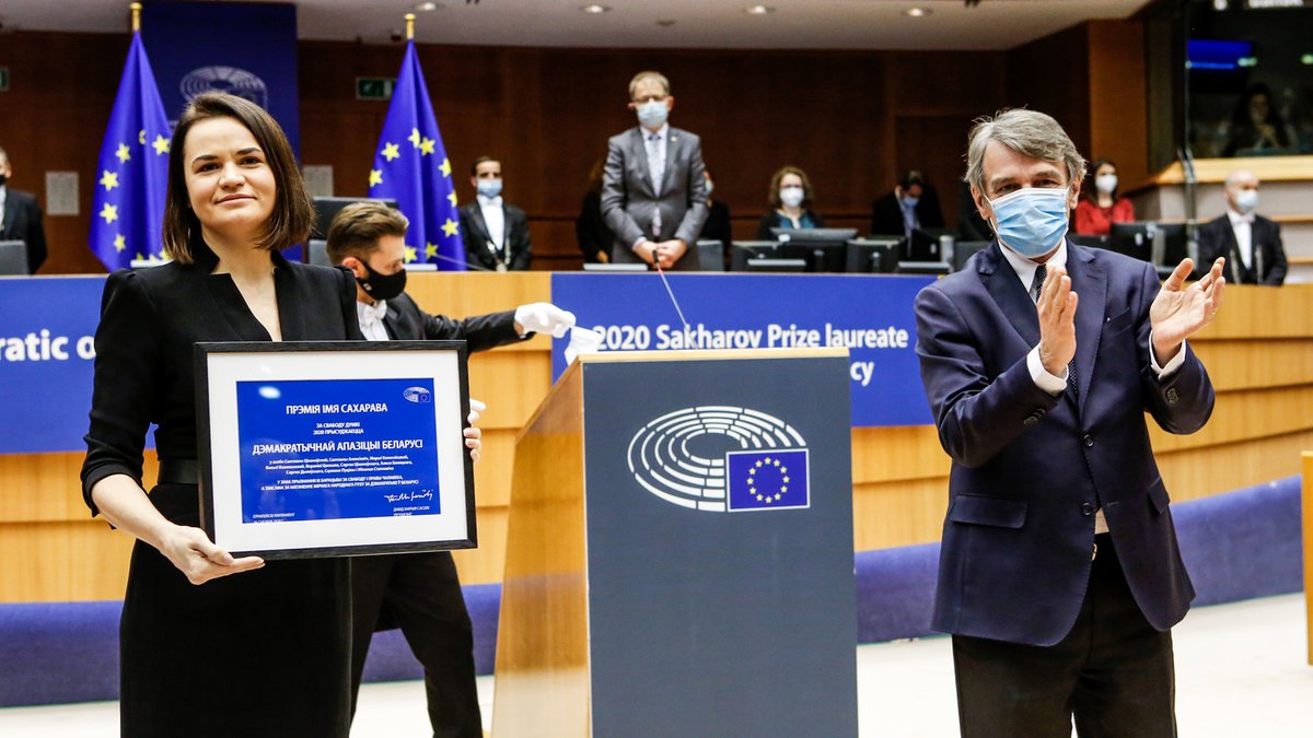 Europarl_EN's tweet photo. Parliament President David Sassoli presented the 2020 Sakharov Prize for Freedom of Thought to Sviatlana Tsikhanouskaya and Veranika Tsapkala representing te Belarussian opposition today →  https://t.co/iN4HDTMQ7O https://t.co/Lj5NXTakhN