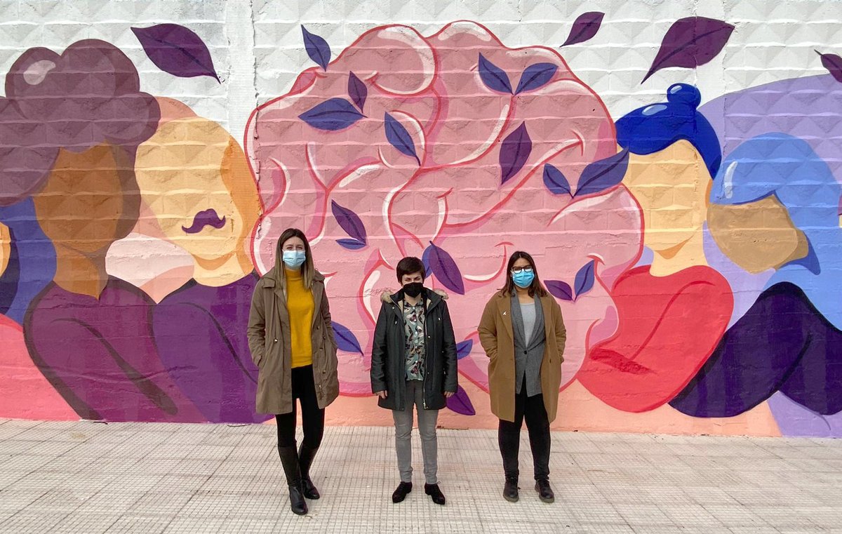 concellodorosal's tweet photo. 🖌 O Rosal tínguese de cor e mensaxe con este mural creado por #TamaraBaz ao abeiro da campaña de sensibilización en igualdade💜Revolucionando Mentes. Moitas grazas á #UDRibera pola súa colaboración e á @depo_es polo apoio e a presenza da deputada Victoria Alonso na inauguración. https://t.co/fpk0vC6CQN