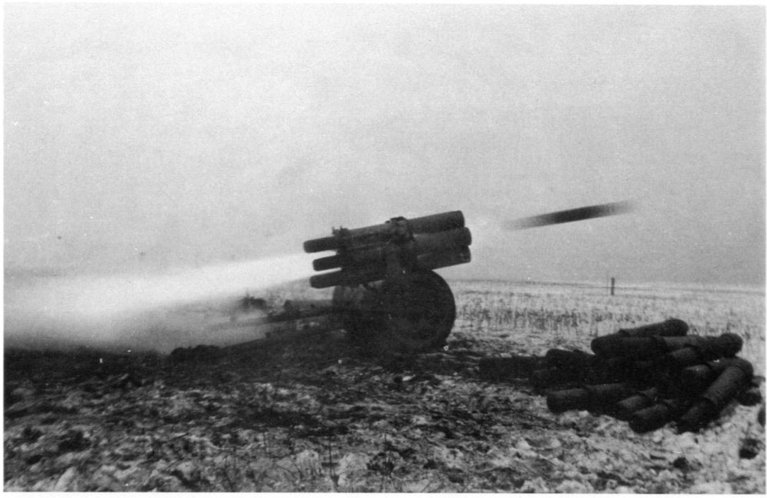 The Divisional artillery (1352 Art Rgt) along with the rest of 7th Army guns & rocket launchers (434 & 216 respectively), commenced a 10 minute barrage of 8-10k rounds at the designated breakthrough points & supposed key points beyond. 4)