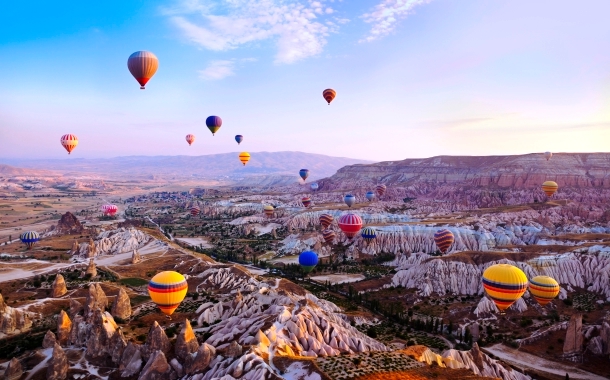Ask_ClaraAir's tweet photo. What's your dream destination? https://t.co/dpGqUQ5y9N