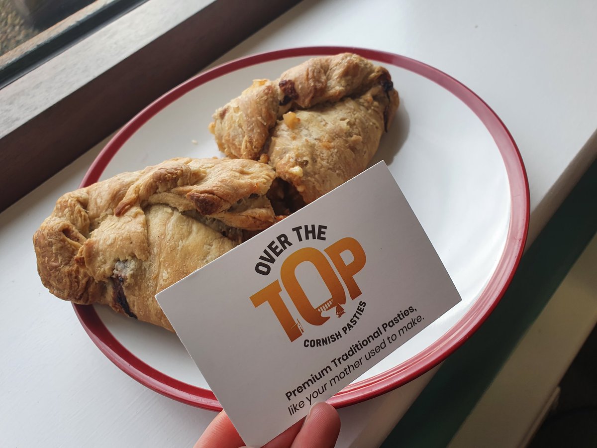 Steph_L19's tweet photo. Lovely pasty lunch thanks to @OTTPasties ! Delicious and even better knowing they're supporting @cornwallairamb. Thank you 😊 https://t.co/JJTAYUJHkt