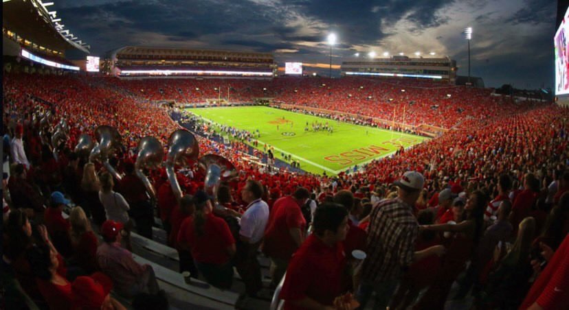BrycenSanders1's tweet photo. Blessed to receive an offer from The University of Mississippi! #hottytoddy #ComeToTheSip @Lane_Kiffin @BuckFitz @LeverageLineman @CSmithScout @RaiderReCap https://t.co/u52s6n6aRx