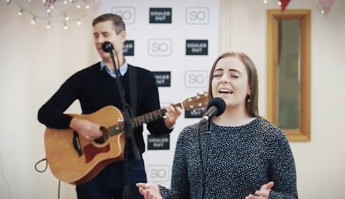 Edrychaf arnat Ti...
‘Rhaid i ni hoelio'n sylw ar Iesu – fe ydy'r pencampwr a'r hyfforddwr sy'n perffeithio ein ffydd ni.’ Hebreaid 12: 2 

God I Look to You...
‘Let us fix our eyes on Jesus, the author and perfecter of our faith...’ Hebrews 12: 2 

youtu.be/2GIM0V8wm1c