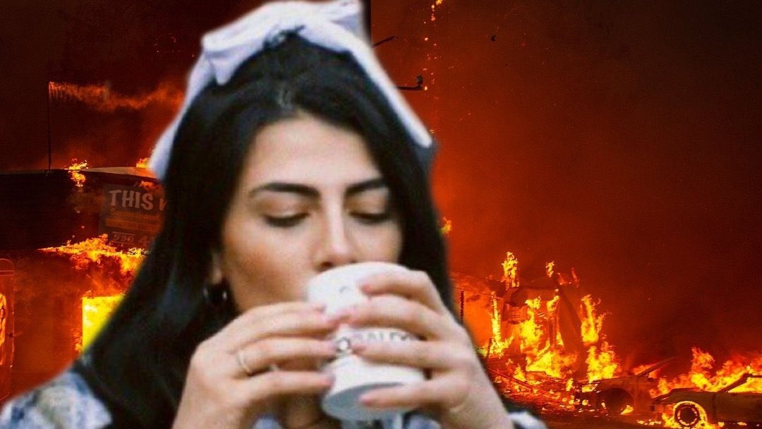 - facendo la guerra e non dobbiamo schierarci dalla parte di nessuno, perché ognuna ha le sue ragioni e sta soffrendo, quindi un po' di empatia e capiamole.Btw pace e amore, vado a costruire la statua a lei che se lo merita. Salemi Power  #rosmello