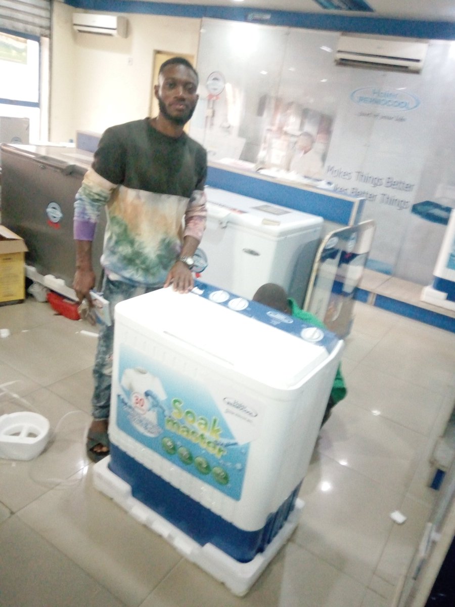 DamilolaSalami7's tweet photo. I bought my own washing machine after A year and 10 months of washing customers clothes with my hands,Is God not wonderful 🙏🙏🙏 @pamilerin @FAdesope  @Tunayemi1 @AsiwajuLerry @chemicalbrodar https://t.co/3U7syDvPwL