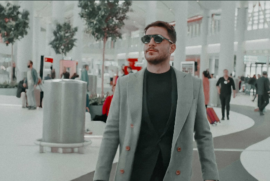 siirkokuluask's tweet photo. ✔bir yıl önce bugün çok yakışıklıydınnn🔥

✔bir yıl sonra bugün çok daha fazla yakışıklısın🔥🔥🔥

#UrazKaygılaroğlu #GedizIşıklı #SefirinKızı https://t.co/X3yhFryXaQ