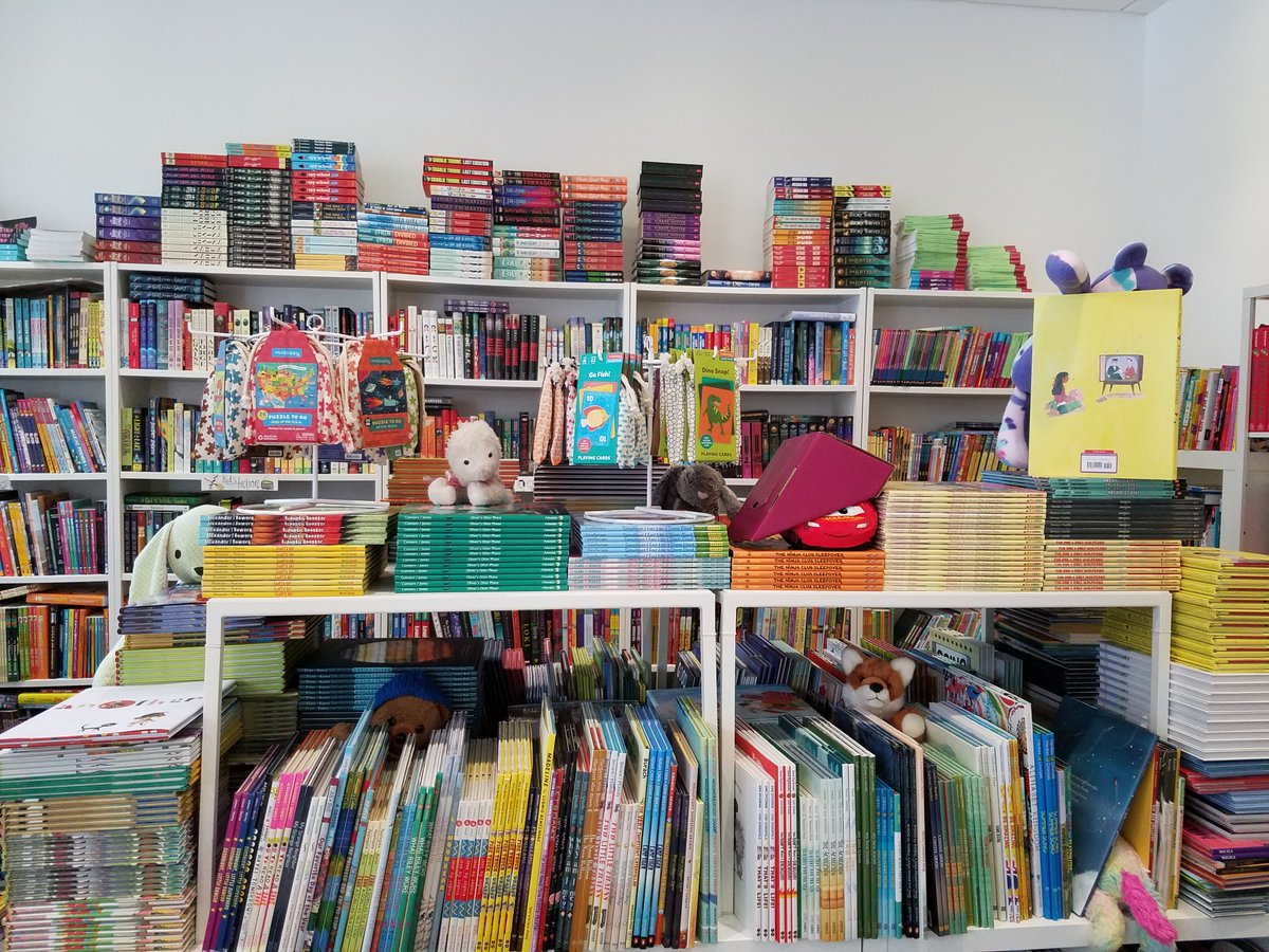 TerryCJennings's tweet photo. Celebrating another #21defulbookstore @ScrawlBooks in my home town in Reston, VA. They offer great on line selection, pick-up, local delivery, and shipping. Incredibly supportive of our community. #21ders #scrawlbooks #21derfulbookstores https://t.co/8TUxtjYbfw
