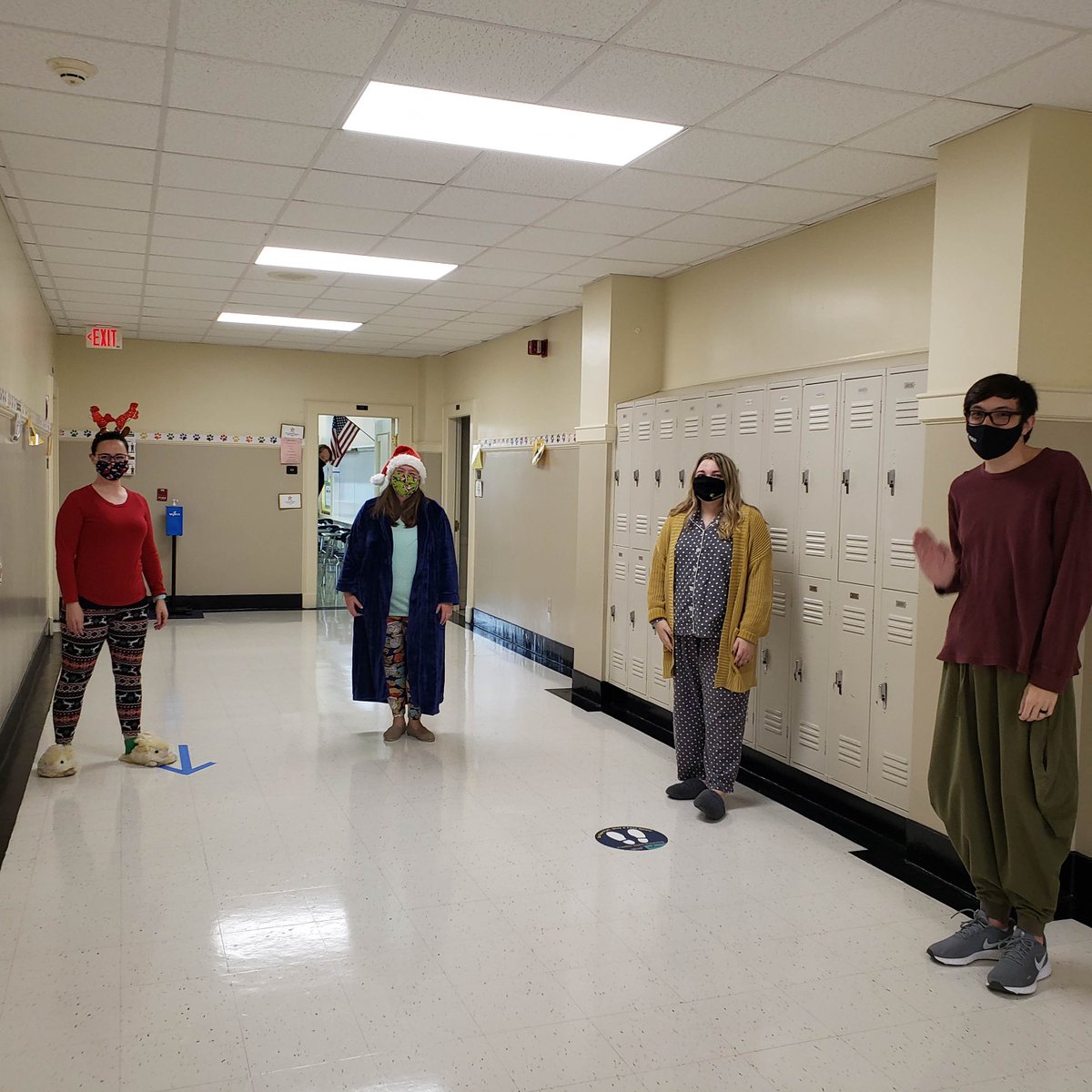 WileyMS's tweet photo. Day 1: We were nominated by
@mustangnation01
to post one picture a day of a day in the life of an educator. No explanation just seven pictures, seven nominations, seven days. We nominate
@TJeffersonMS
#WileySTEAM #TogetherWeGotThis https://t.co/iFtX0ZW376