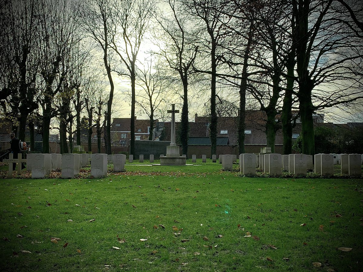 DannyDermaut's tweet photo. Roeselare Communal Cemetery #cwgc https://t.co/CiRPJ7OC5L