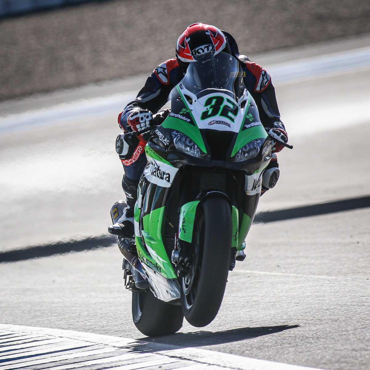 👏 A new challenge awaits for  <a href="/ISAAC_VINYALES/">Isaac Viñales</a>! 

Happy #WheelieWednesday from the Spanish rider! 

#WorldSBK