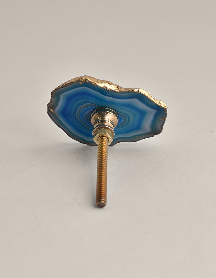 Knobco's tweet photo. Agate Drawer Stone Knobs -Blue Color
.
The agate handles are truly a delightful bit of equipment. The handle has a metal layout which adds an exceptional look to your home style.
.
Shop Now- https://t.co/Ps2ui5NW48
.
.
#knobs #homedecor #stone #vintage  #onlineshopping #etsy https://t.co/wCPrkHyuT2