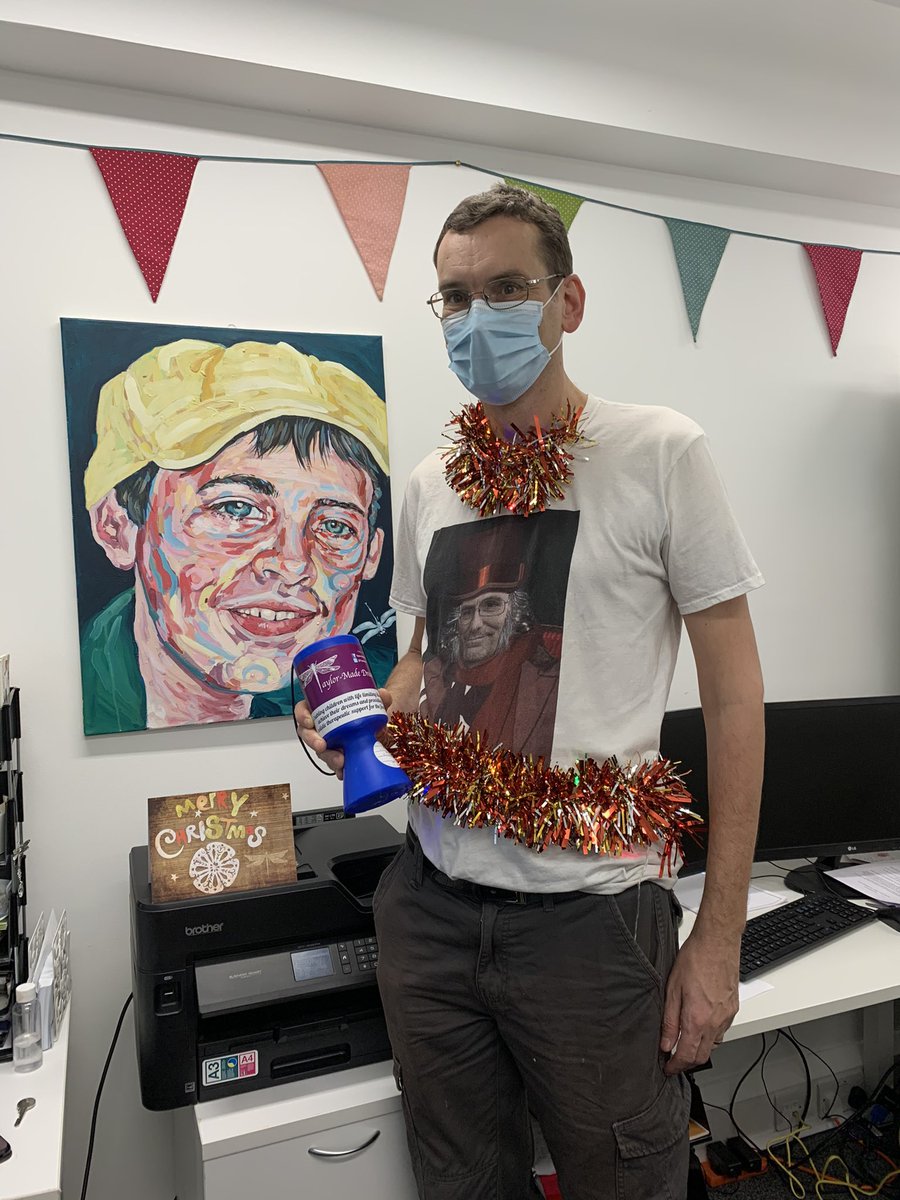 Thanks <a href="/Spencer7972/">Station Master</a> of Southern Trains who had just popped in to say hi! Spencer has already raised a fabulous £373 and will be at <a href="/Bar_Trend/">Bar Trend</a> from 2pm if you’d like to donate! Well done &amp; thank you one and all!  🎅🏻

uk.virginmoneygiving.com/fundraiser-dis…