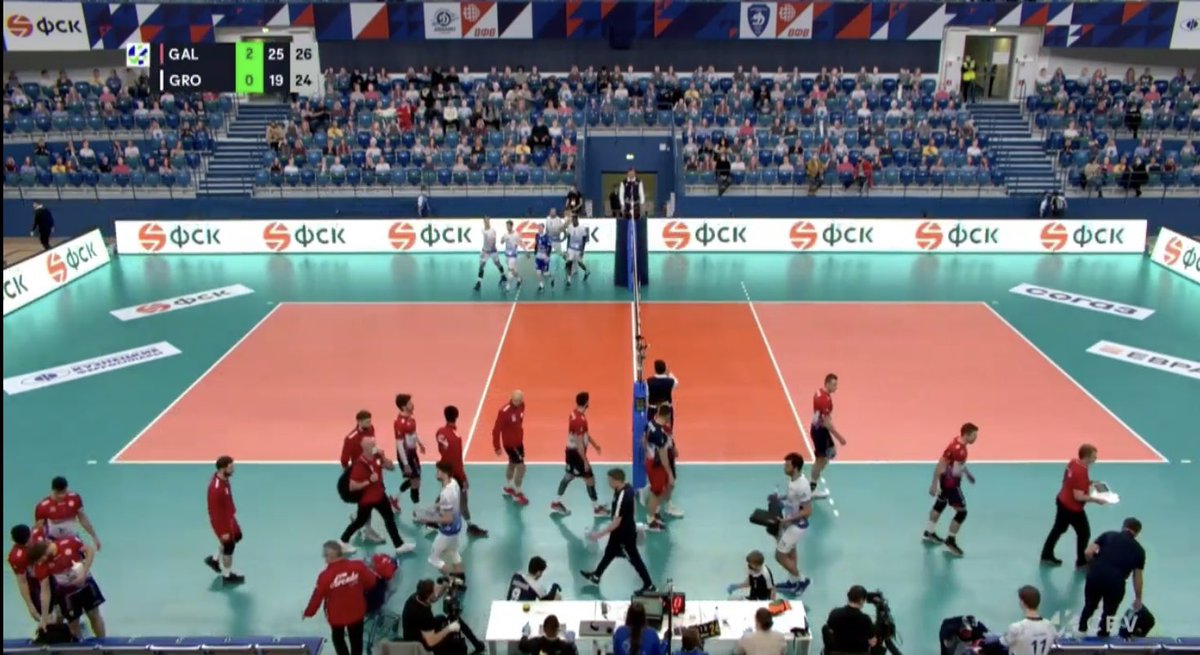 LycurgusVolley's tweet photo. 🏐Hard gewerkt in set 2. Teruggekomen van een 18-12 achterstand tot 24-24, maar de beslissende punten net niet kunnen maken. 26-24 setverlies. 2-0 achter tegen Arcada Galati. #SAMENnaarMoskou #Nedmag #Amysoft #Witec #Dok4 #GAPAcademy #CEVCupM https://t.co/uG97jrcWpo