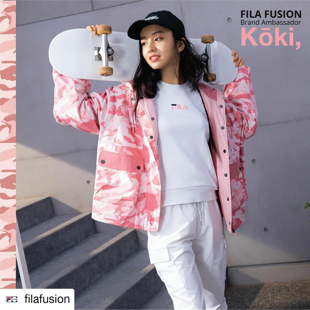 Kokikimurahk1's tweet photo. #Repost @filafusion
【Camo FILASKATE】
新季度以迷彩突襲街頭，以顏色打破框架，Change The Game！全新滑板系列大玩迷彩機能風，並以滑板為靈感，注入滿滿嘅街頭潮味！當中更用上粉色元素及滑板人剪影圖案，為型格嘅單品抹上一陣陣嘅少女風！

Change The Game!

#OwnTheStreet #koki #filafusion https://t.co/xhaquZlWVm