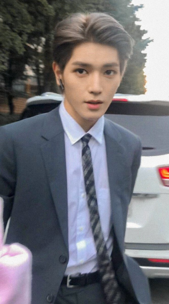 taeyongpictures's tweet photo. this is how taeyong looks like in real life — a thread 

#TAEYONG #태용 https://t.co/Jgu2wk0cId