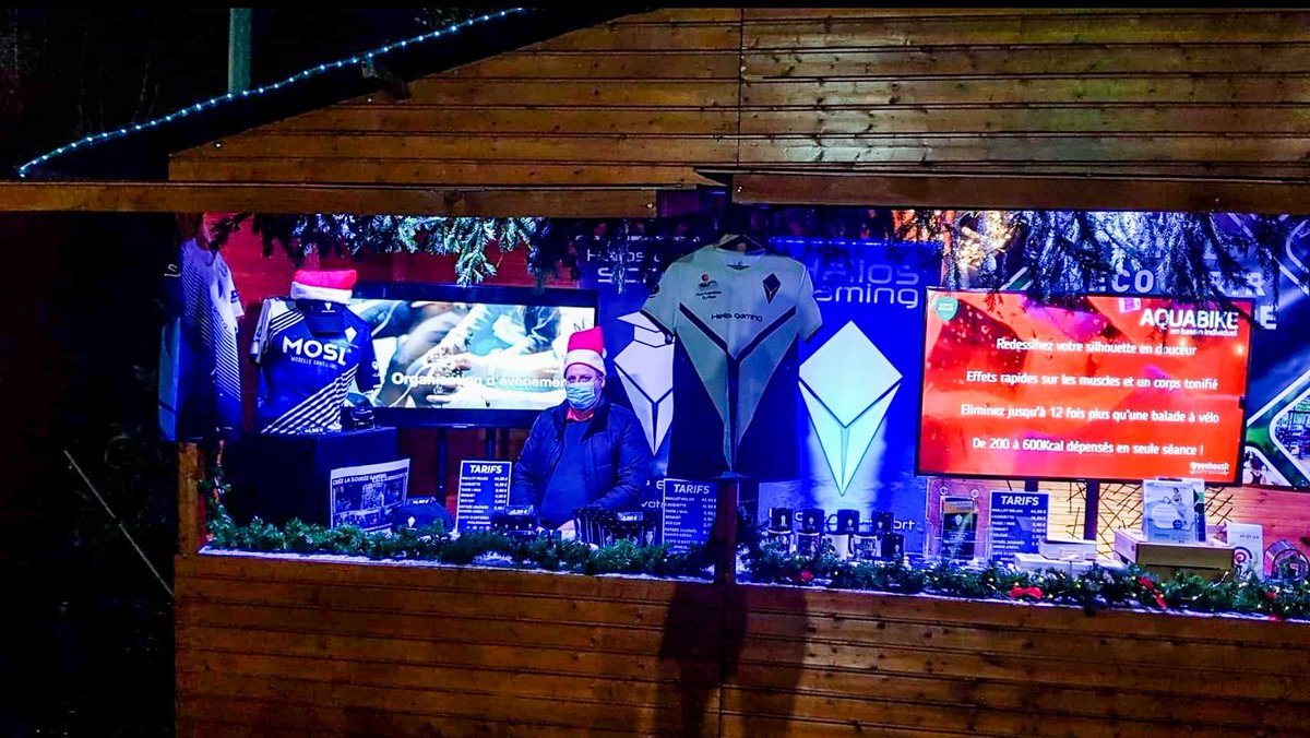 ThomasWillaume's tweet photo. 🎅🤶🎅 Aujourd'hui on se mets en mode fun avec le marché unique de #noel exclusivement à #amnevillecitedesloisirs avec du @HeliosGamingFR. Une bonne opportunité promenade dans le strict respect des conditions sanitaires. PS : El Director à une tasse. Qui sera #leplusfort ? 💪💪💪 https://t.co/W8rt4sfQhU