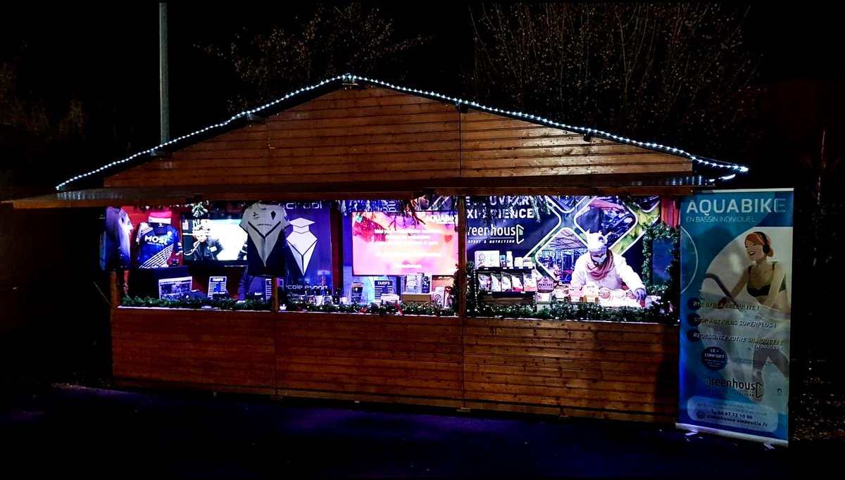 ThomasWillaume's tweet photo. 🎅🤶🎅 Aujourd'hui on se mets en mode fun avec le marché unique de #noel exclusivement à #amnevillecitedesloisirs avec du @HeliosGamingFR. Une bonne opportunité promenade dans le strict respect des conditions sanitaires. PS : El Director à une tasse. Qui sera #leplusfort ? 💪💪💪 https://t.co/W8rt4sfQhU