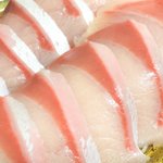 ぶりの刺身は醤油ではなく？ごま油と塩で食べると美味い!