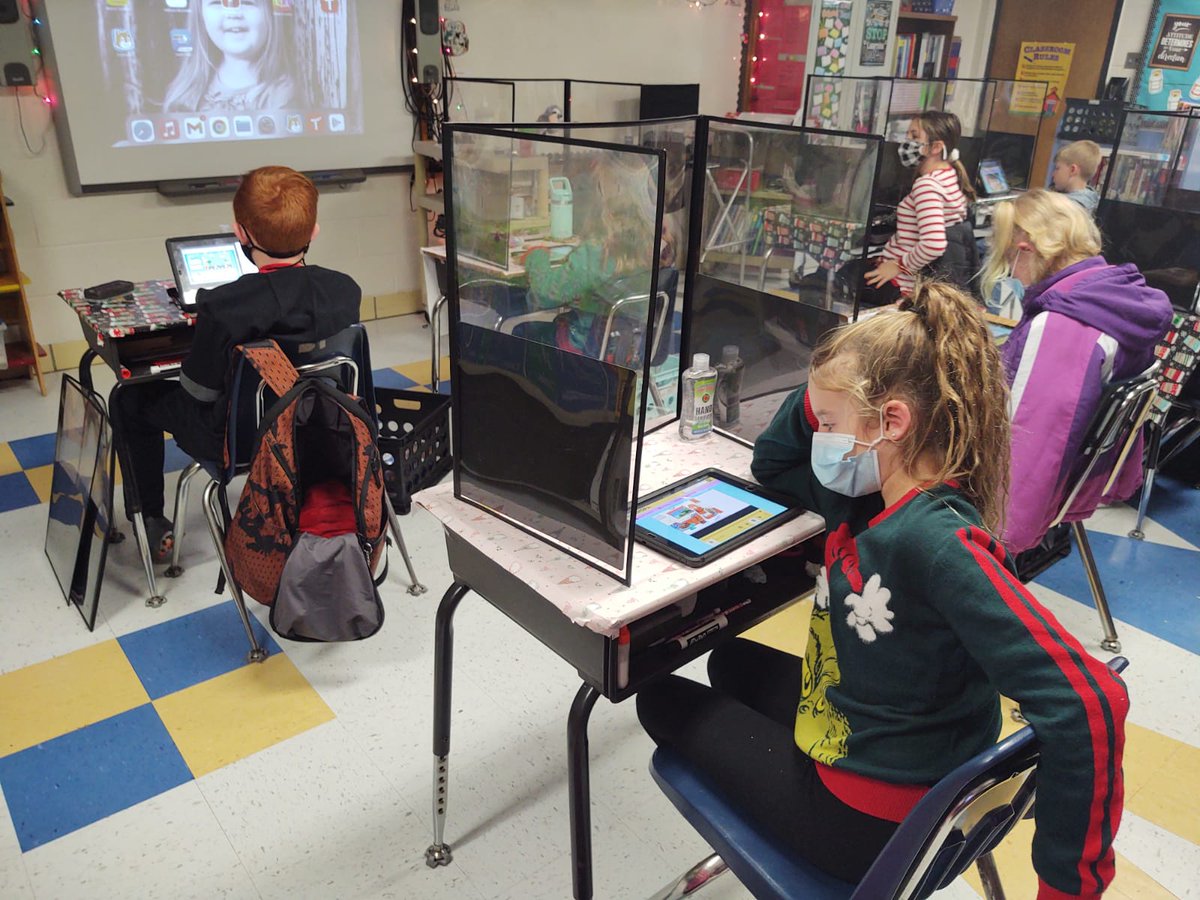 Pinch_Bulldogs's tweet image. Last week&apos;s Hour of Code kicked off with @AnnieAndMoby from BrainPop Jr explaining computer programing.  &quot;A computer program is a list of steps, kind of like a recipe.&quot; 
👾💻🤖
#CSedWeek2020 #CSforAll #HourOfCode2020