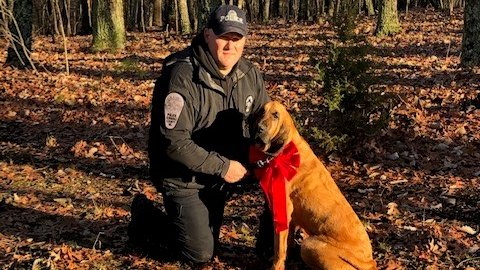 ACPD_VA's tweet photo. Congratulations to Ofc Mikesh & #K9 Bella for another successful re-certification. Not only do the two work & train hard all year, they put their skills to the test yearly with the Metro Richmond Bloodhound Handlers! #ACPDProud https://t.co/hyPUGcfckB