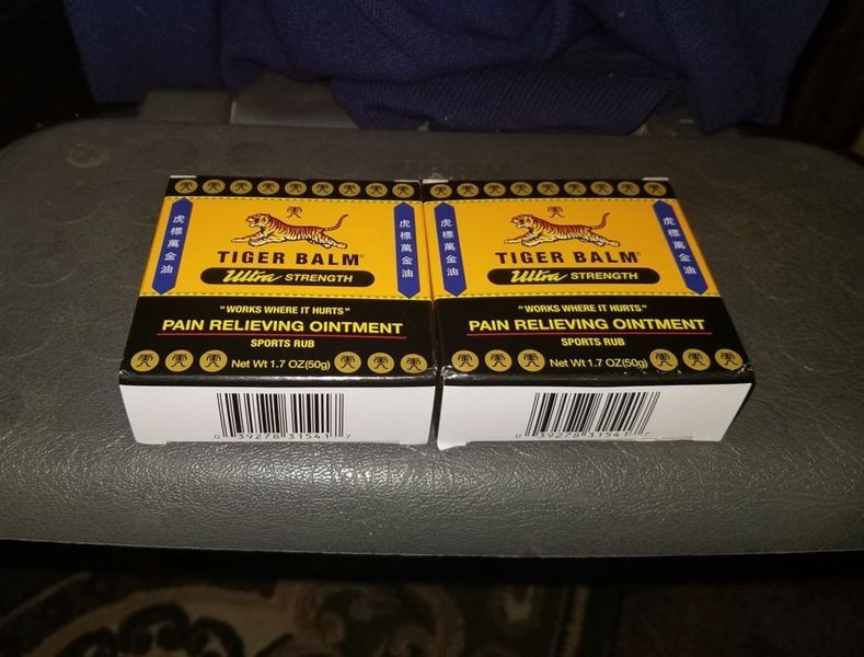 Tiger_Balm_US's tweet photo. Tiger Balm U.S. Fan Marilyn Russell shared this photo of her latest purchase โ a pair of Tiger Balm Ultra Sports Rub tins. They contain the same Tiger Balm Ultra Strength Ointment as our jars, but are nearly three times larger!
Thanks for the great #PhotoBalm, Marilyn! https://t.co/iqzB8Kv1CH