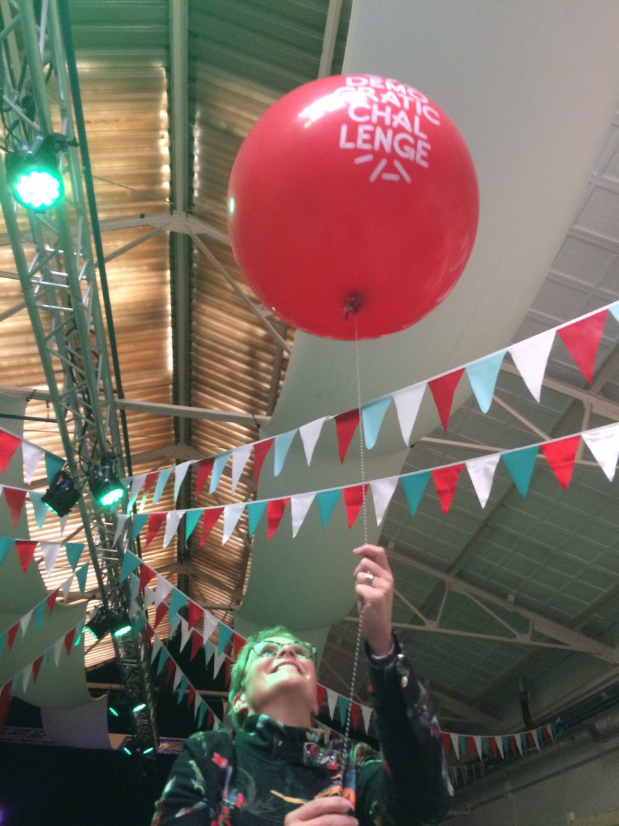 Liesbeth050's tweet photo. @wiepau @VNGemeenten @martekappert @RodeWouw @Frankspeel #foroldtimessake #democraticchallenge @demchallenge https://t.co/O1AnDo0ndV