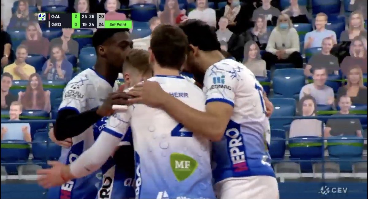 LycurgusVolley's tweet photo. 🏐💪🏻Hoppa de derde set in de pocket. Aanvallend sterk met hoofdrollen voor Tuinstra en Cross. De Canadees benut het derde setpoint en maakt al zijn 20e punt; 25-20. 2-1 achter nog tegen Arcada Galati.
#SAMENnaarMoskou #Nedmag #Amysoft #Witec #Dok4 #GAPAcademy #CEVCupM https://t.co/bHgkiGE9OQ