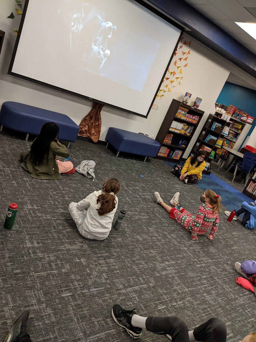 susanpvo's tweet photo. Movie day! @KerrComets @LibraryKerr #PolarExpress #wemakeIThappen https://t.co/sOX6md6LpT