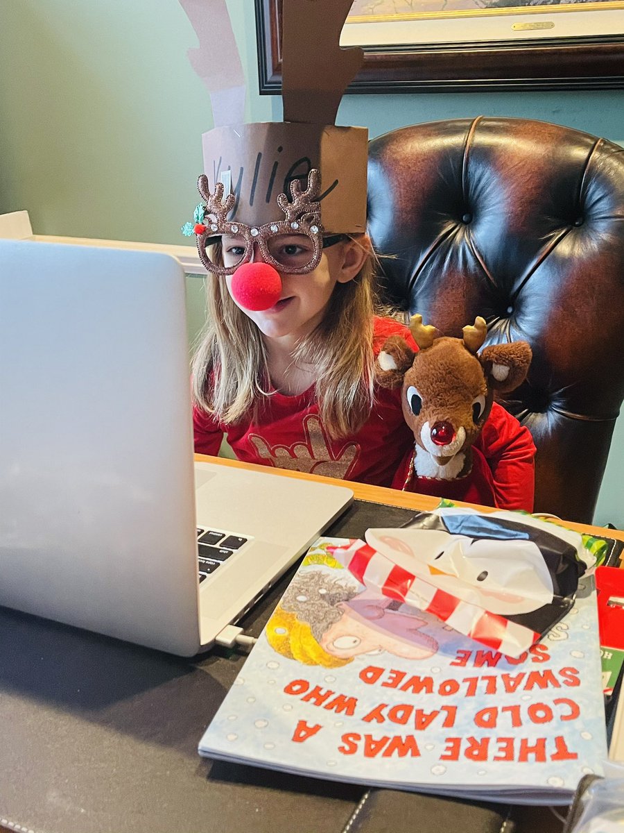Only in Kindergarten.....🦌 🎅 🔴 💚<a href="/NCSD/">Novi Community School District</a> <a href="/NoviOrchardHill/">Orchard Hills Elem.</a> <a href="/mrsegli/">Jennifer Egli</a>